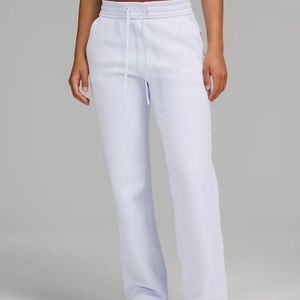 BRAND NEW Lululemon Loungeful Straight
Leg Pant  Size: US 6